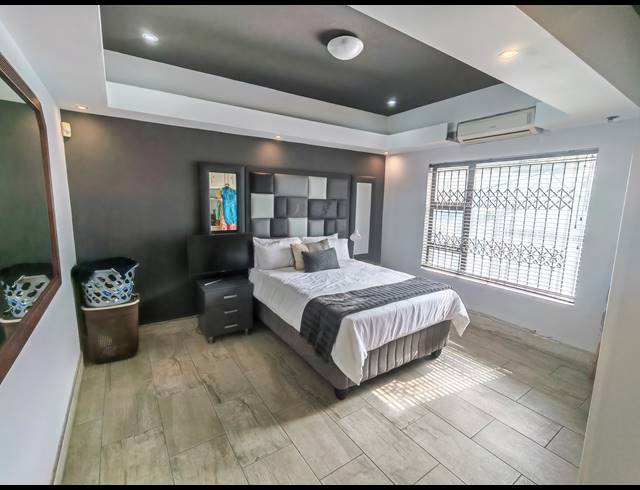 6 BEDROOM HOUSE FOR SALE IN BLUFF